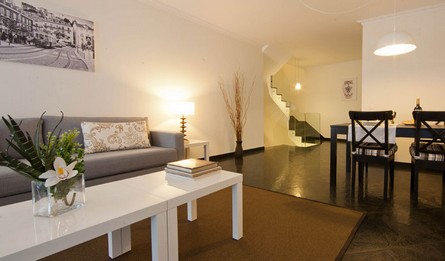 Local Accommodation Apartments Long Term T2 Portugal Lisbon King D Dinis House Dining Room Pateodasbuganvilias