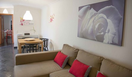 Rental Apartments Long Term T1 Portugal Lisbon Queen Santa Isabel Comedor Pateodasbuganvilias