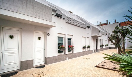 Rental Houses Long Term T1 Portugal Lisbon Vila Marques Casa Do Aqueduto Area De Lazer Pateodasbuganvilias